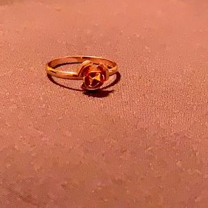 A nice pink rose gold rings for Woman.🦋👍🏽